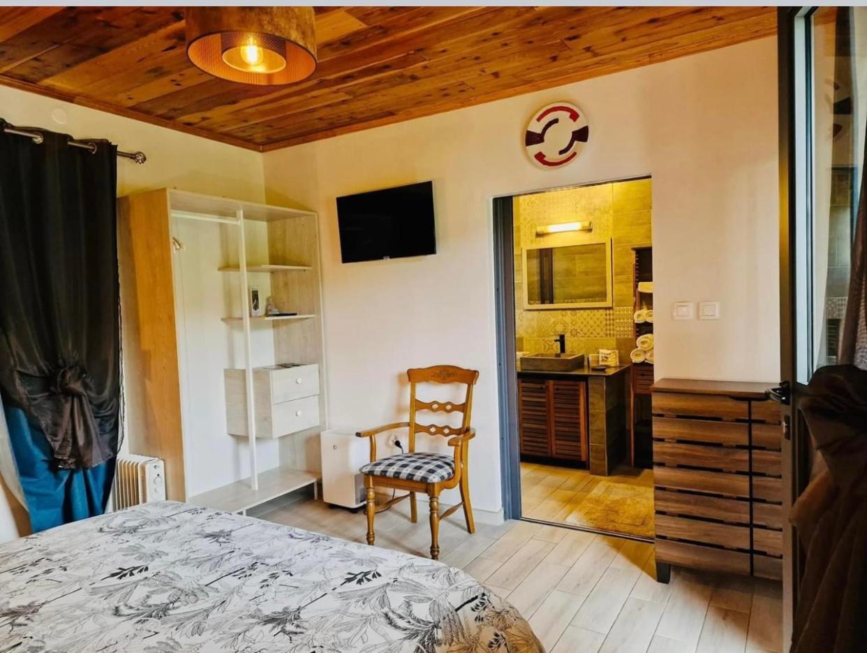Chambres Et Tables D'Hote Du Voyageur Ла-Плен-де-Пальмист Экстерьер фото